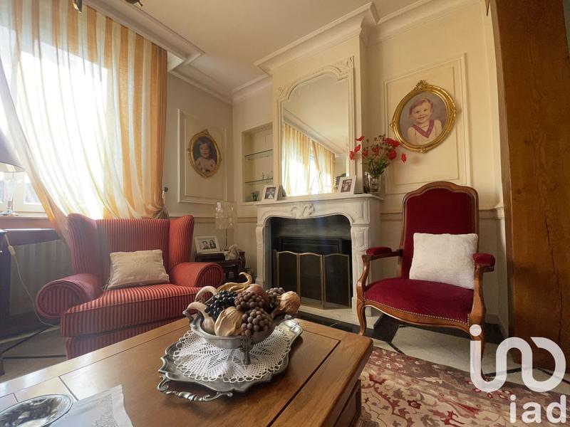 Maison - 180 m² - 11 pièces