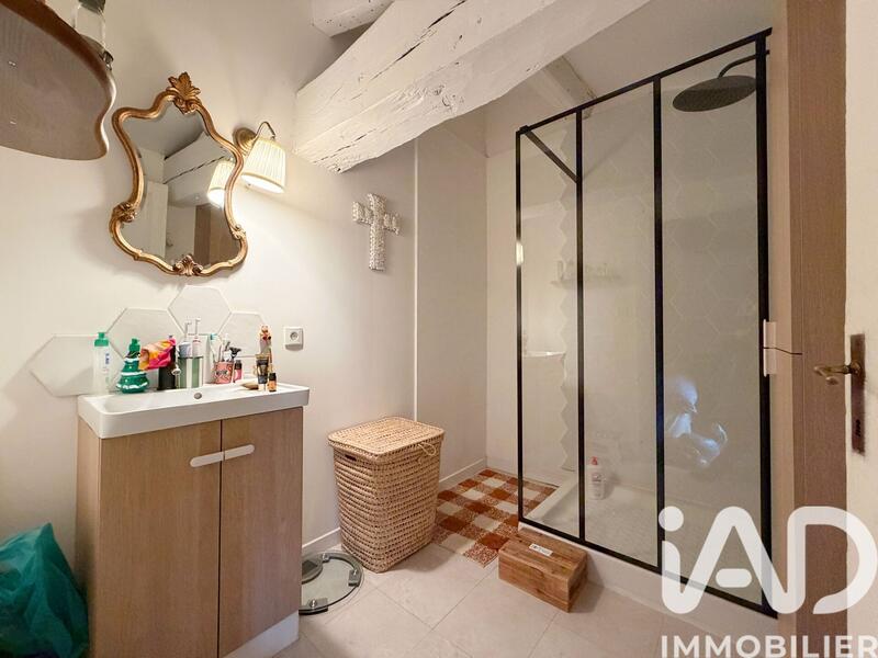 Maison - 217 m² - 6 pièces