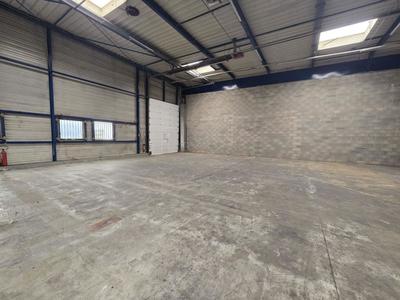 Local d'activités - 391 m²