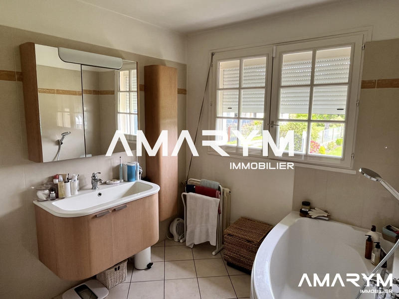 Maison - 143 m² - 5 pièces