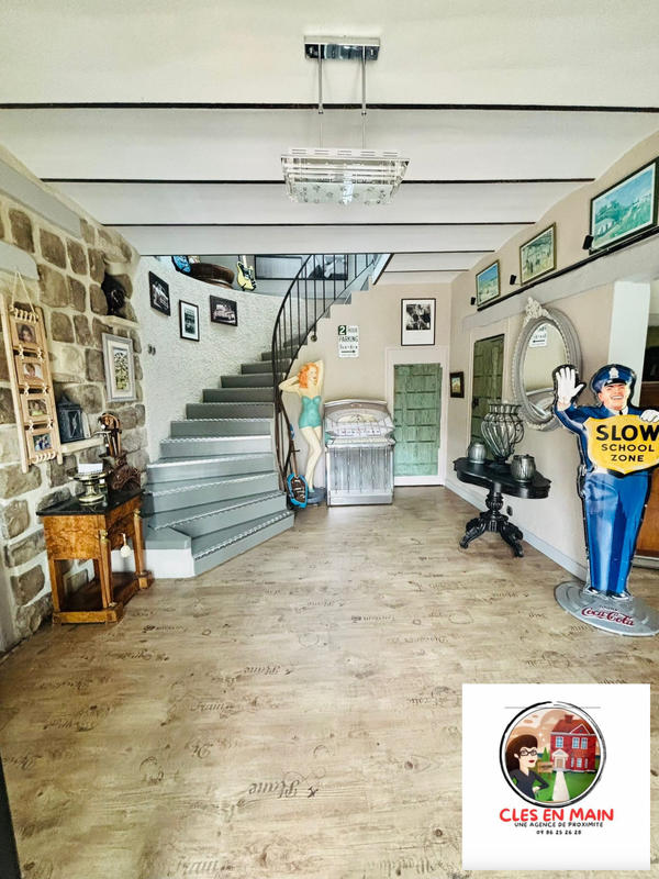 Maison - 226 m² - 10 pièces