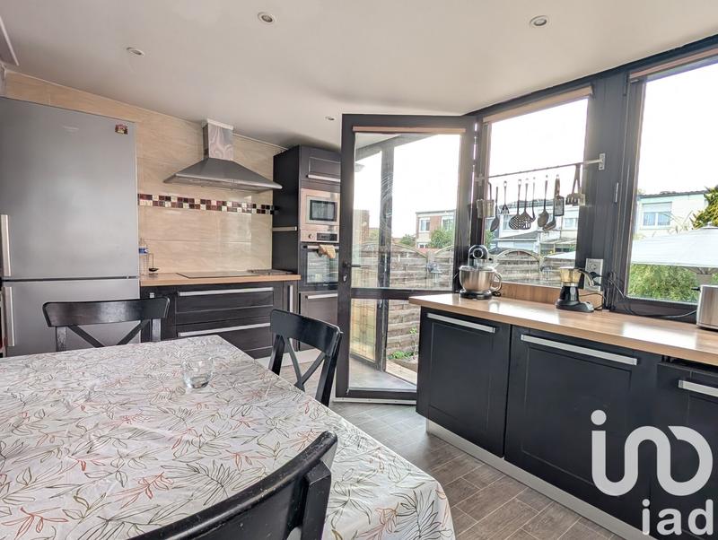 Maison - 101 m² - 5 pièces