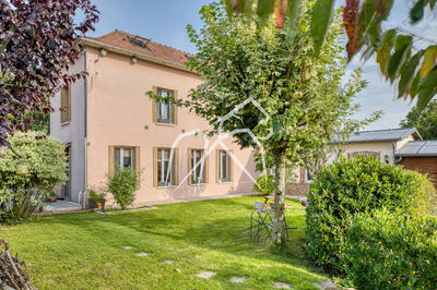 Maison - 162 m² - 8 pièces