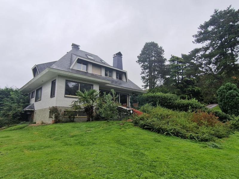 Maison traditionnelle - 200 m² - 8 pièces