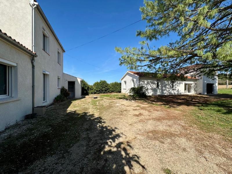 Maison - 204 m² - 10 pièces