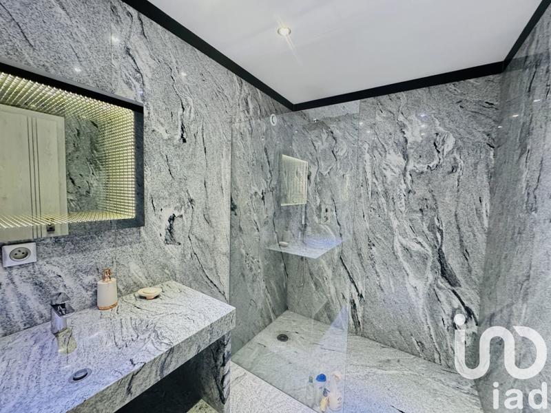 Maison - 455 m² - 20 pièces