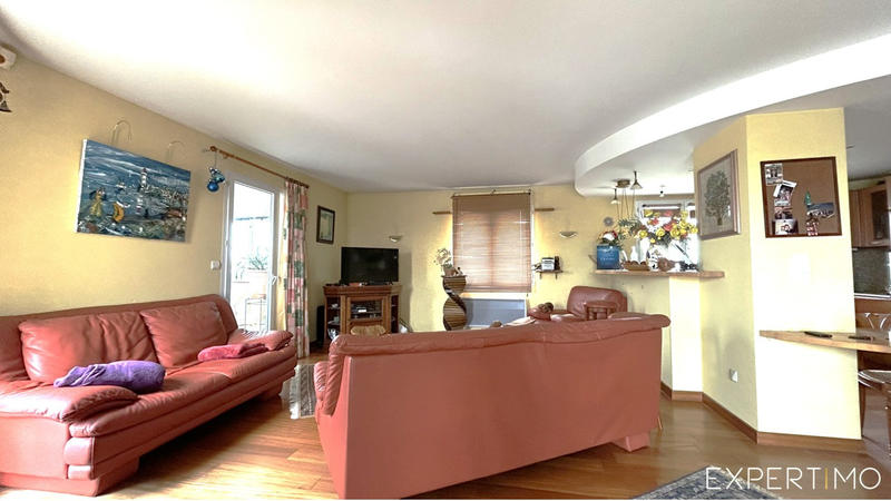 Appartement - 221 m² - 8 pièces