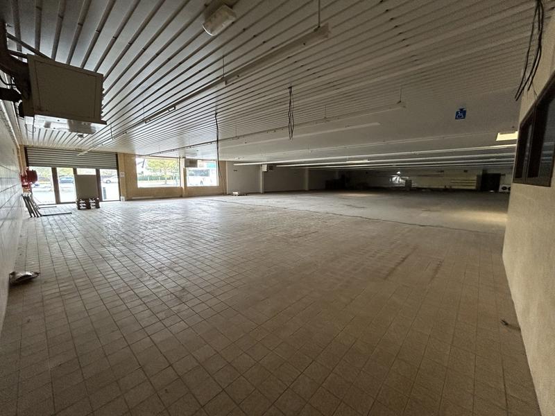 Local commercial - 1 000 m²