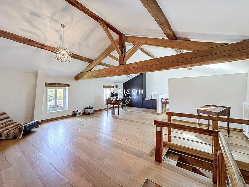 Maison - 255 m² - 6 pièces