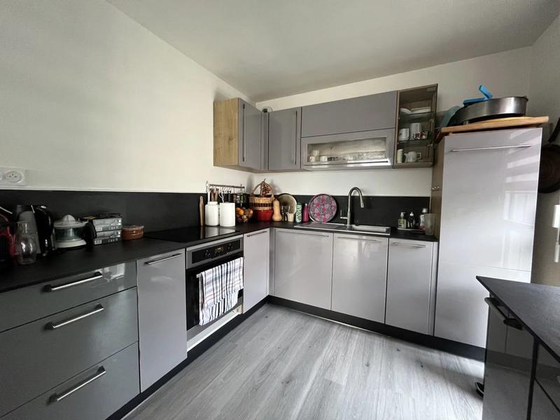 Appartement - 93 m² - 5 pièces