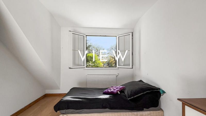 Maison - 202 m² - 7 pièces