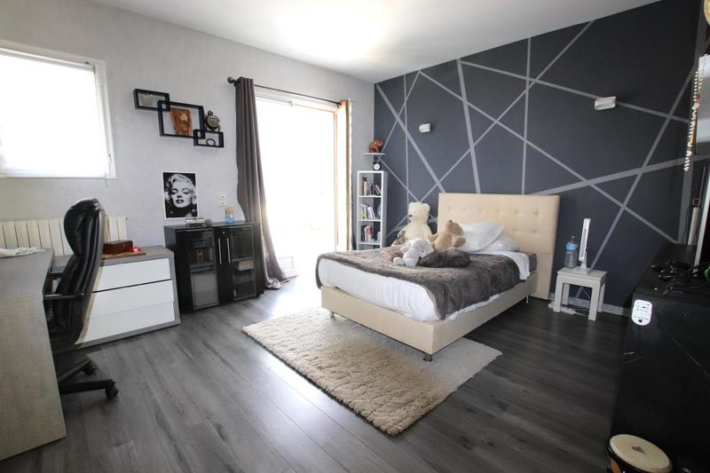 Maison - 178 m² - 7 pièces