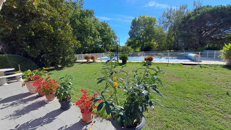 Propriété - 186 m² - 6 pièces