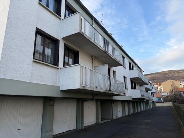 Appartement - 90 m² - 4 pièces