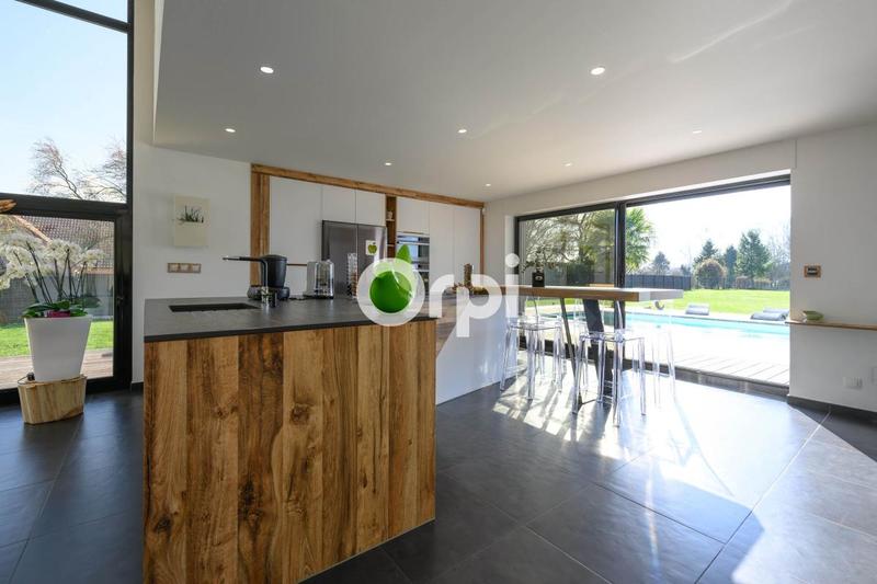 Maison - 232 m² - 6 pièces