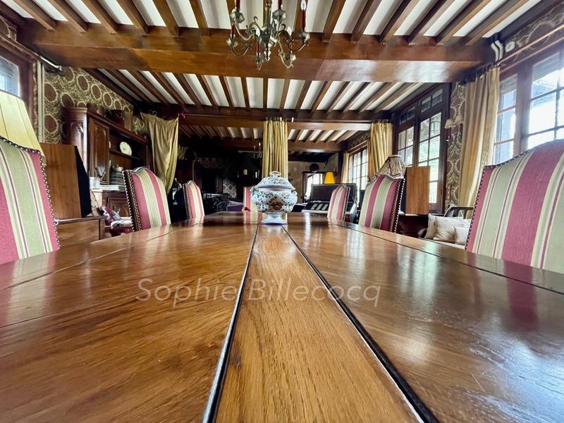 Propriété - 284 m² - 10 pièces