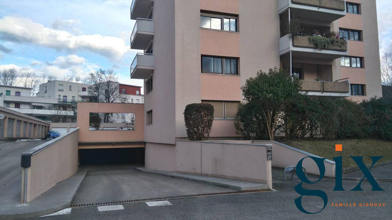 Parking / Garage - 14 m²