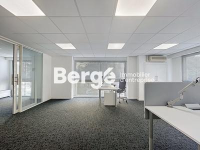 Bureau - 150 m² - 8 pièces