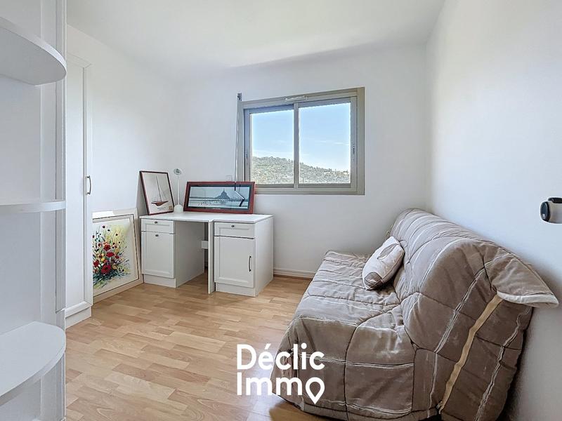 Appartement - 75 m² - 3 pièces