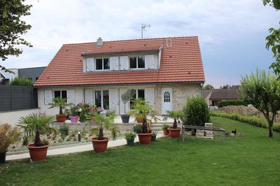 Maison - 188 m² - 9 pièces