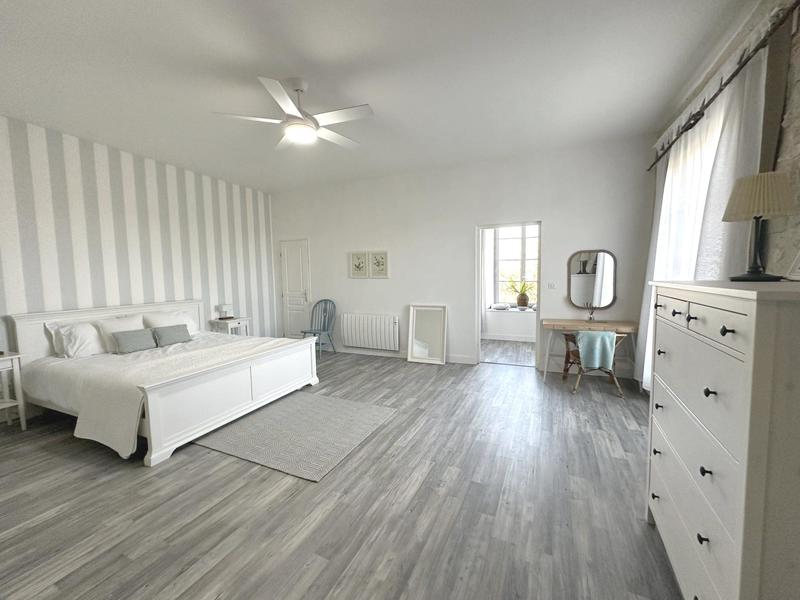 Maison - 298 m² - 8 pièces