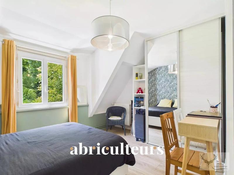 Maison - 167 m² - 6 pièces