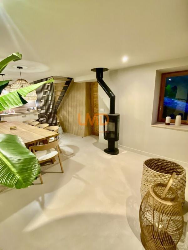 Maison en pierre - 200 m² - 8 pièces