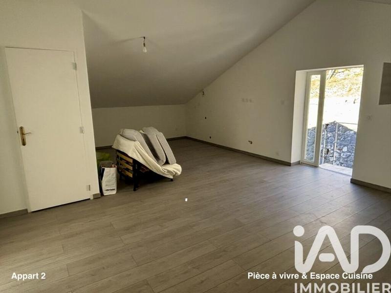 Maison - 230 m² - 10 pièces