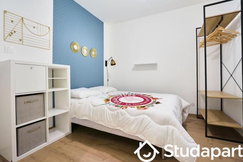 Chambre - 13 m² - 1 pièce