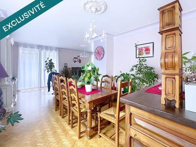 Maison - 180 m² - 8 pièces