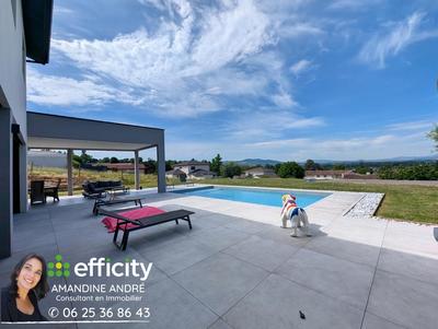 Maison - 245 m² - 7 pièces