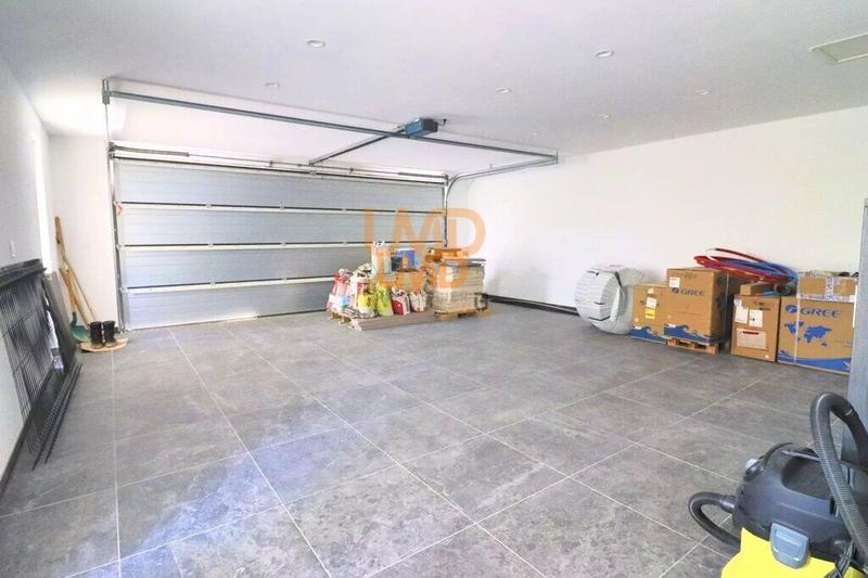 Villa - 219 m² - 5 pièces