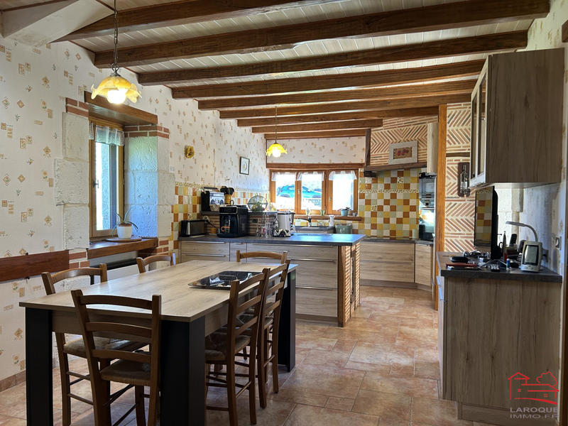 Maison - 321 m² - 9 pièces