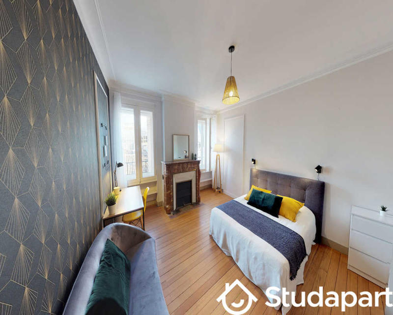 Chambre - 140 m² - 1 pièce