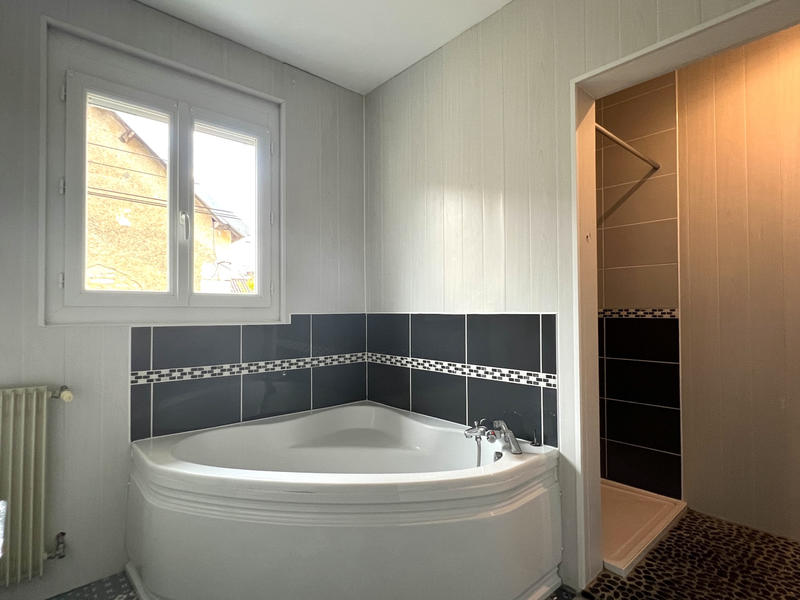 Maison - 122 m² - 6 pièces