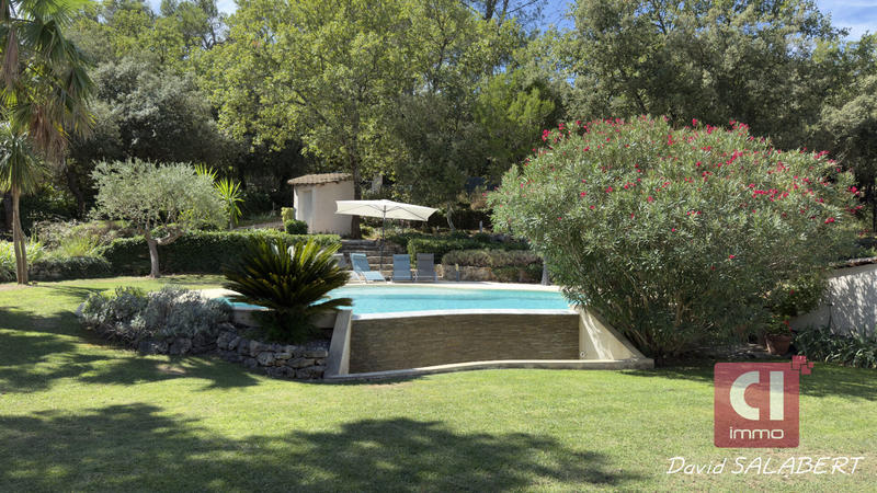 Maison - 188 m² - 8 pièces