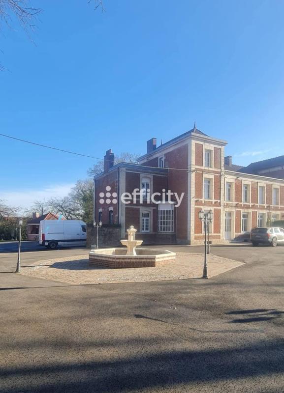 Maison - 954 m² - 40 pièces