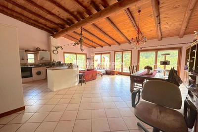 Maison - 278 m² - 11 pièces