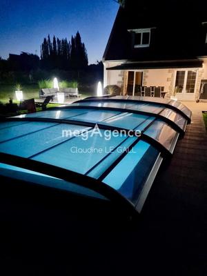 Maison - 200 m² - 7 pièces