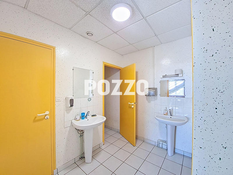 Local d'activité / Entrepôt - 1 200 m²