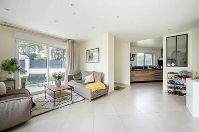 Maison - 98 m² - 5 pièces