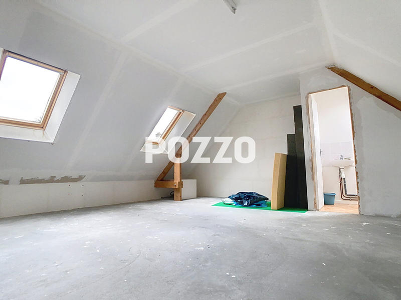 Maison - 185 m² - 10 pièces