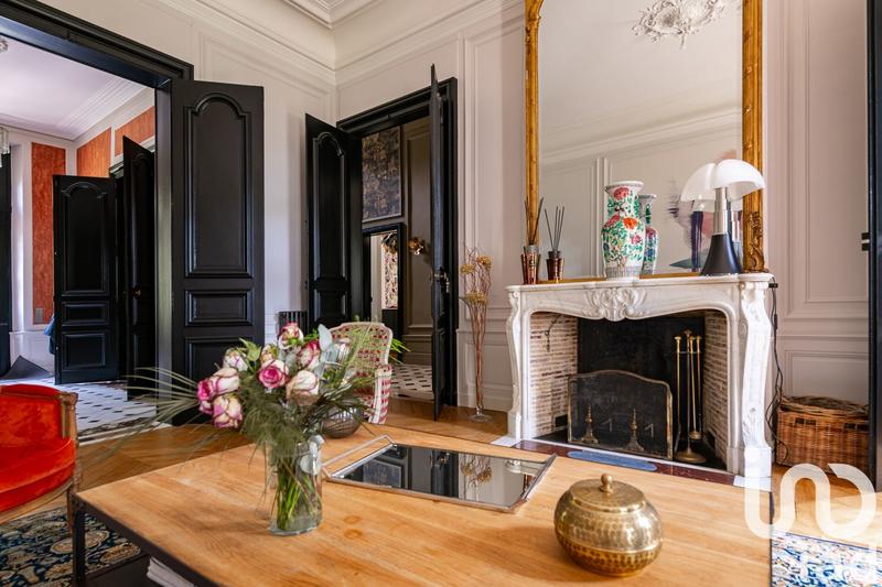 Maison - 327 m² - 10 pièces