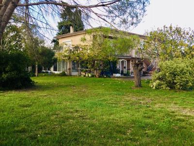 Maison - 252 m² - 8 pièces