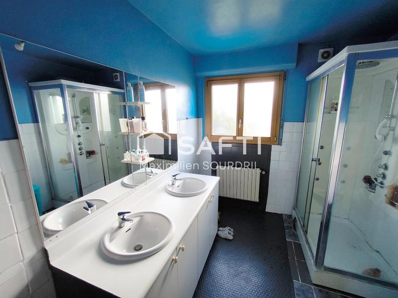 Maison - 200 m² - 10 pièces