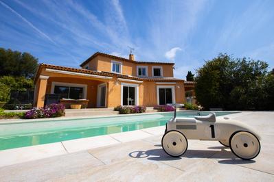 Maison - 243 m² - 5 pièces