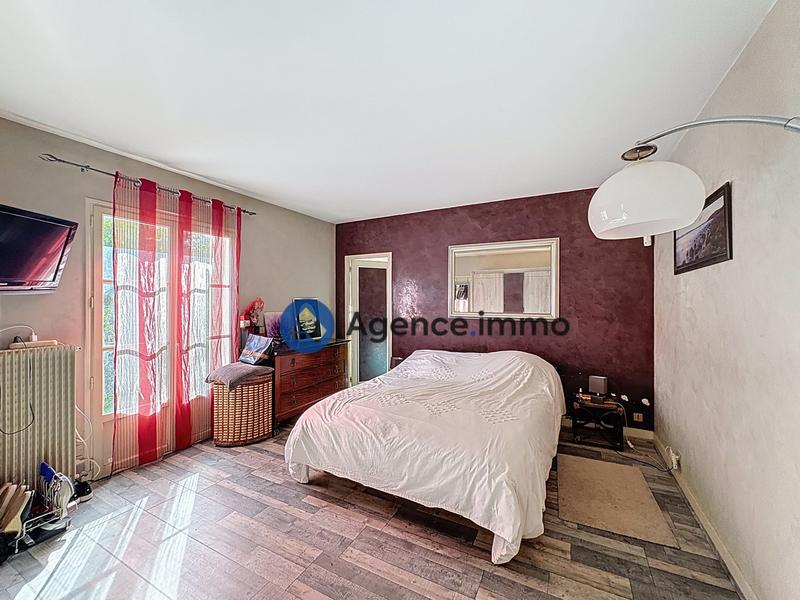 Maison traditionnelle - 278 m² - 8 pièces