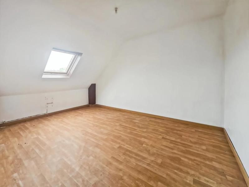 Appartement - 97 m² - 13 pièces