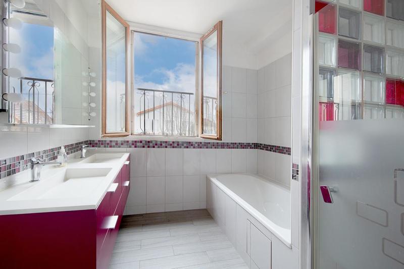 Maison - 180 m² - 7 pièces