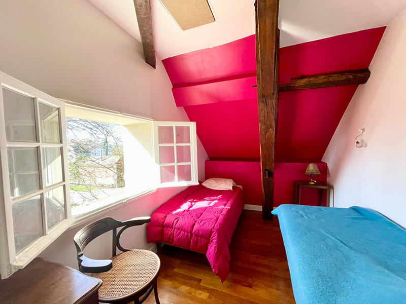 Demeure - 236 m² - 11 pièces